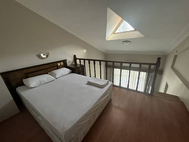 Dağ Manzaralı Dubleks Oda	